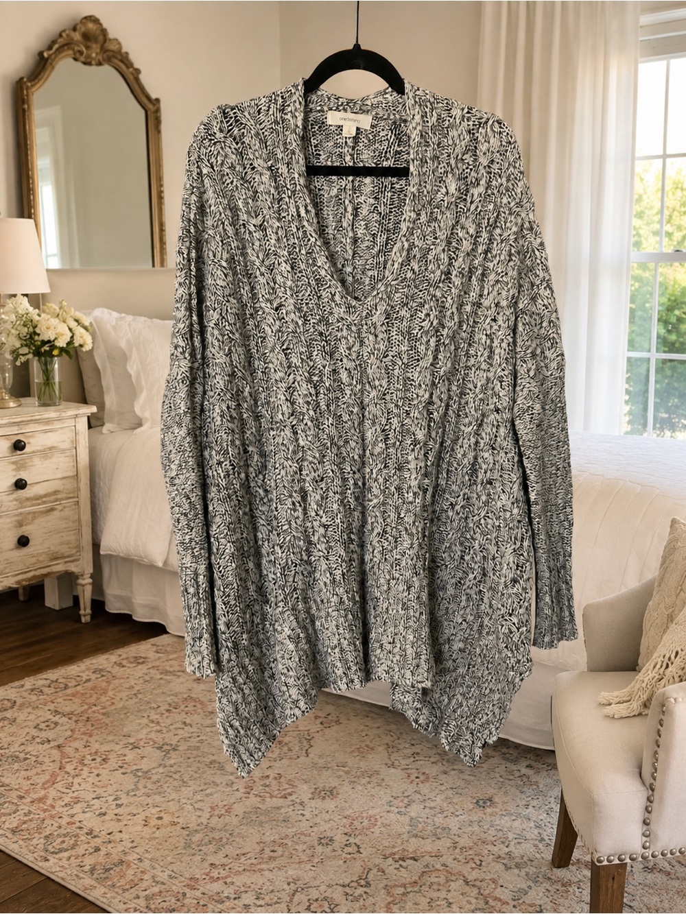 OneTheLand Women’s Large Oversized Cable Knit V-Neck Sweater Tunic Black Cream